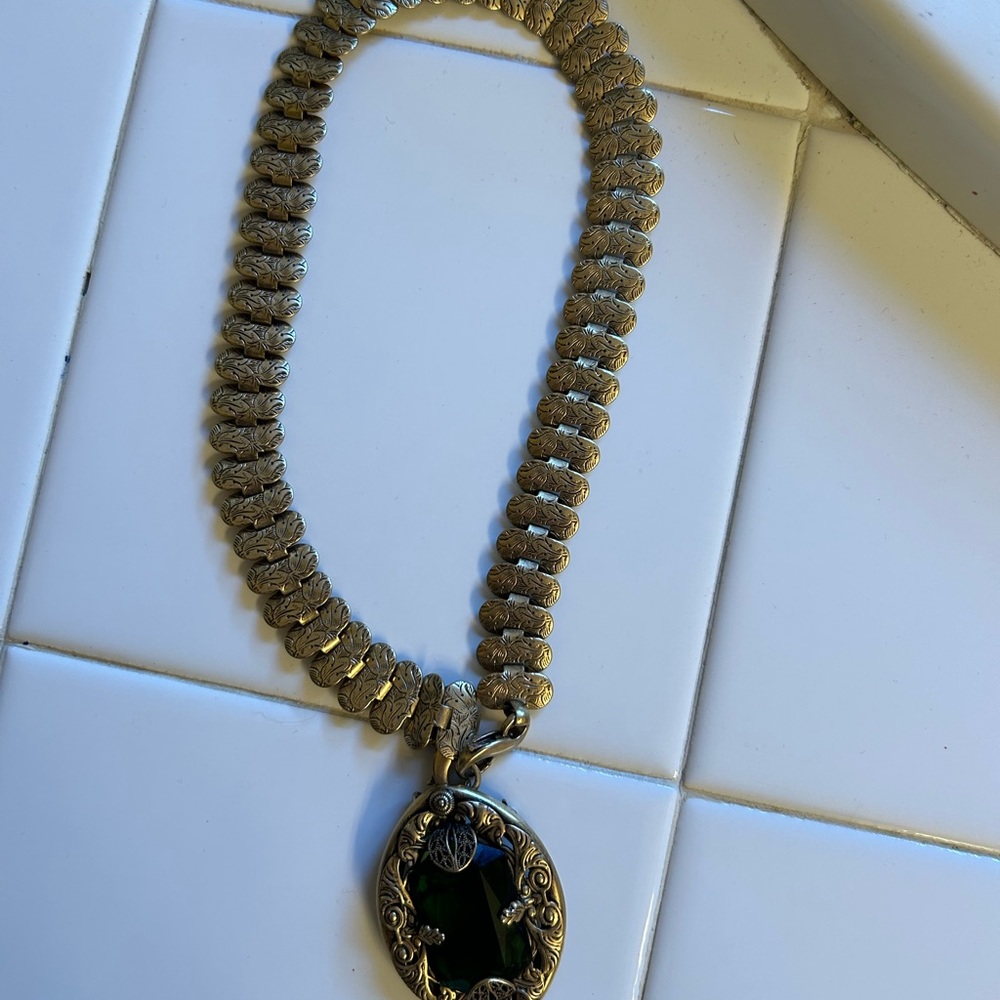 CABi signed engraved floral adjustable necklaces with removable green broach. - Picture 4 of 5